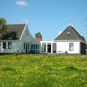 https://amsterdam-farmland.amsterdamhotelsnl.com